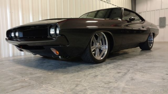 1970 Dodge Challenger 392 Hemi Restomod - photo 4