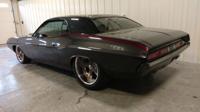1970 Dodge Challenger 392 Hemi Restomod - photo 6