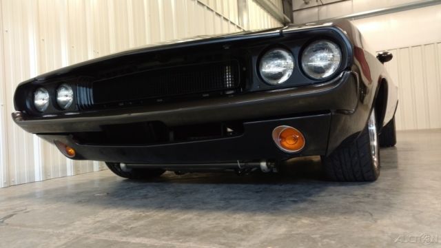 1970 Dodge Challenger 392 Hemi Restomod - photo 8