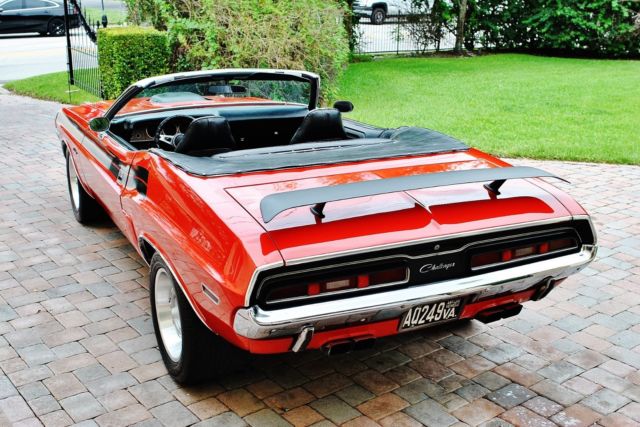 1971 Dodge Challenger 440 v-8 4 speed stunning - photo 9