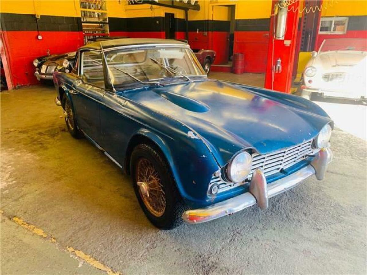 1966 Triumph Tr4 - photo 2