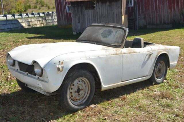 1965 Triumph TR4A - photo 2