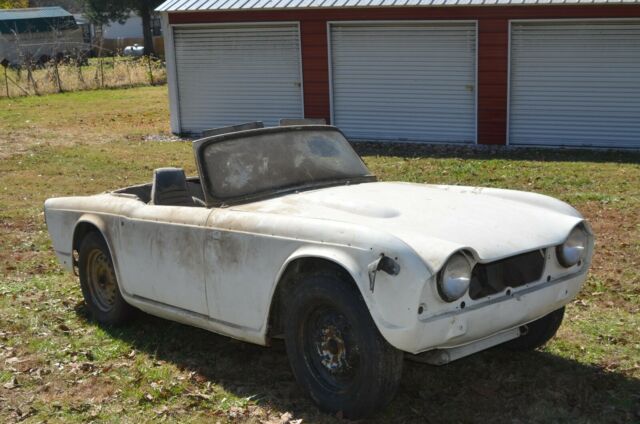 1965 Triumph TR4A - photo 6