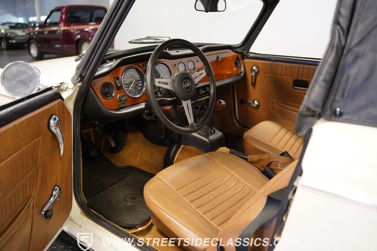 1976 Triumph TR-6 Convertible - photo 5