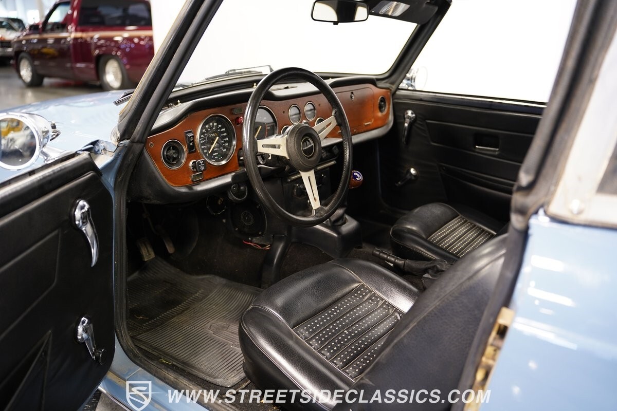 1976 Triumph TR-6 Convertible - photo 5