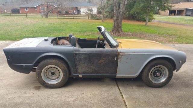 1972 Triumph TR-6 Convertible - photo 4