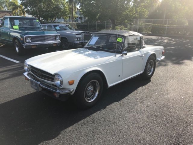 1975 Triumph TR-6 -RESTORED CLASSIC CONVERTIBLE-