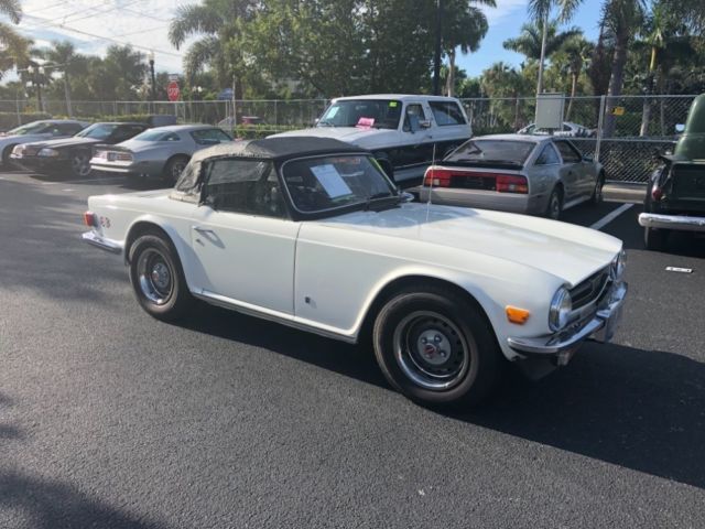 1975 Triumph TR-6 -RESTORED CLASSIC CONVERTIBLE- - photo 11