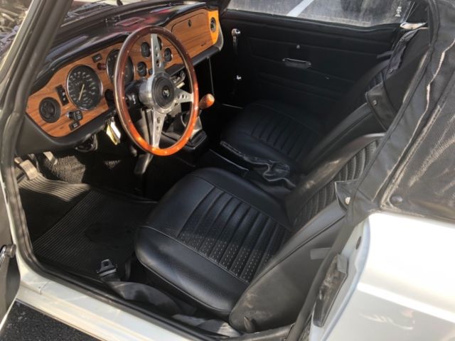 1975 Triumph TR-6 -RESTORED CLASSIC CONVERTIBLE- - photo 3