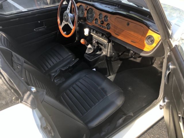 1975 Triumph TR-6 -RESTORED CLASSIC CONVERTIBLE- - photo 7