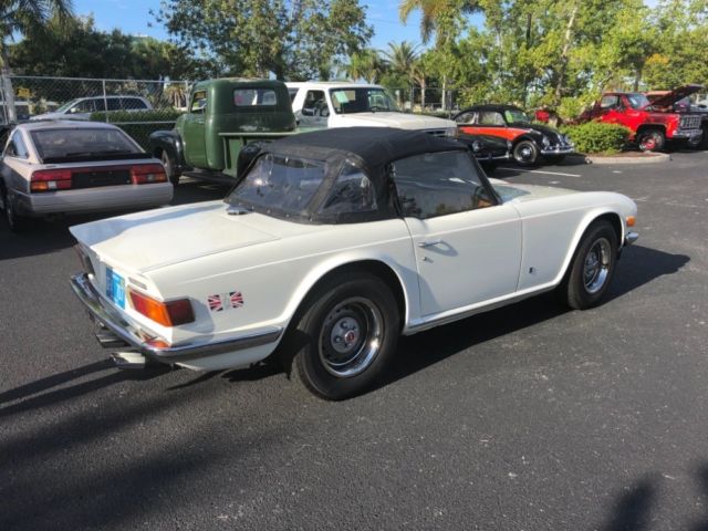 1975 Triumph TR-6 -RESTORED CLASSIC CONVERTIBLE- - photo 9