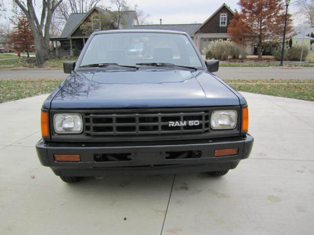 1987 DODGE D50 - photo 8