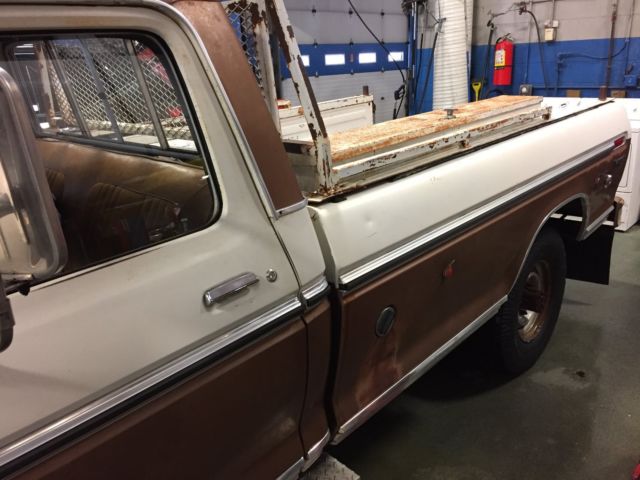 1973 Ford F-350 camper special - photo 4
