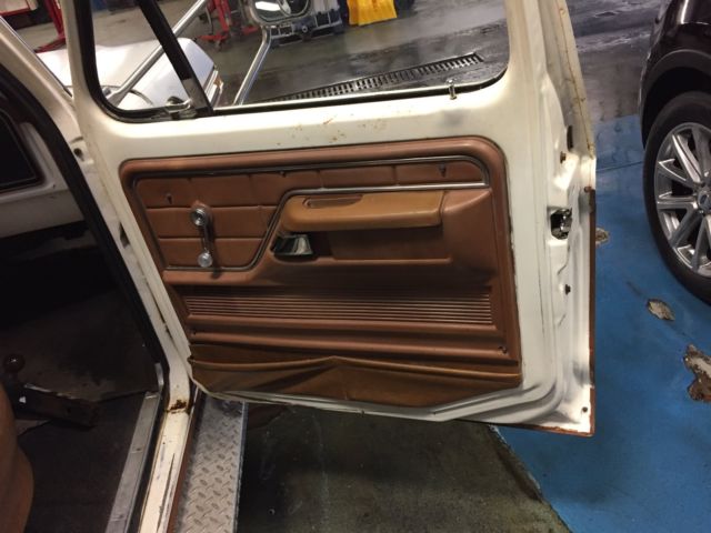 1973 Ford F-350 camper special - photo 8