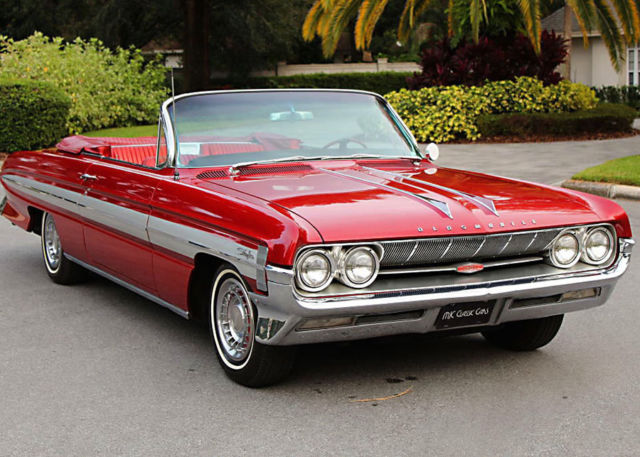 TRUE RARE SURVIVOR - BEST COLORS - 1961 Oldsmobile Starfire Convertible 71K MI 1961 Oldsmobile Starfire CONVERTIBLE - TRUE SURVIVOR - 71K MI