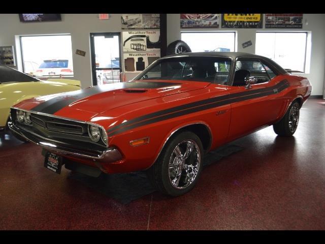 TRUE R/T CLEAN custom wheels and exhaust, black and red 1971 Dodge Challenger R/T