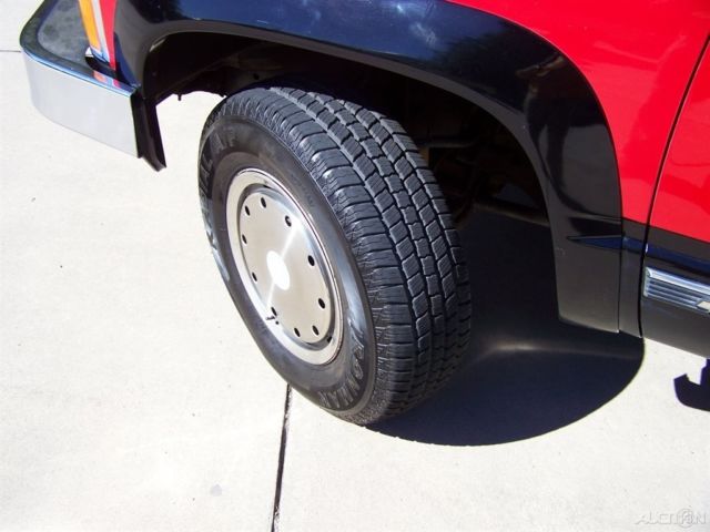 1993 Chevrolet Suburban SILVERADO 1 OWNER 4X4 7.4L FUEL INJ V8 WAGON - photo 12