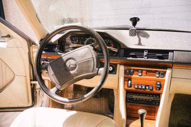 1991 Mercedes-Benz 300-Series - photo 11