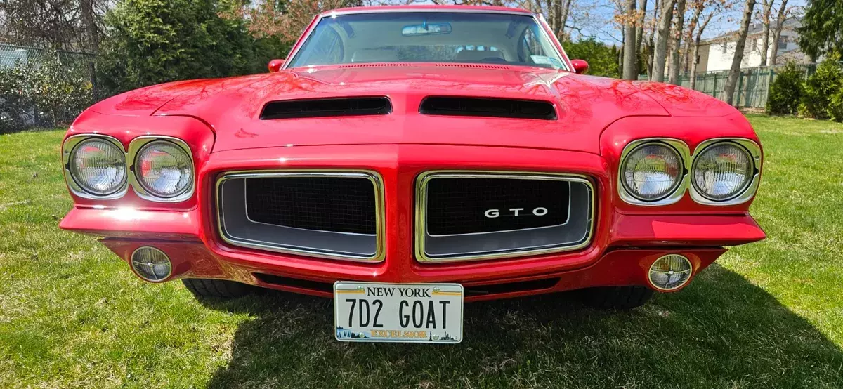Turbo 400 Posi rear, A/C Pw. Windows Pw. Door locks Tilt Wheel AM-FM 8Track etc. 1972 Pontiac GTO