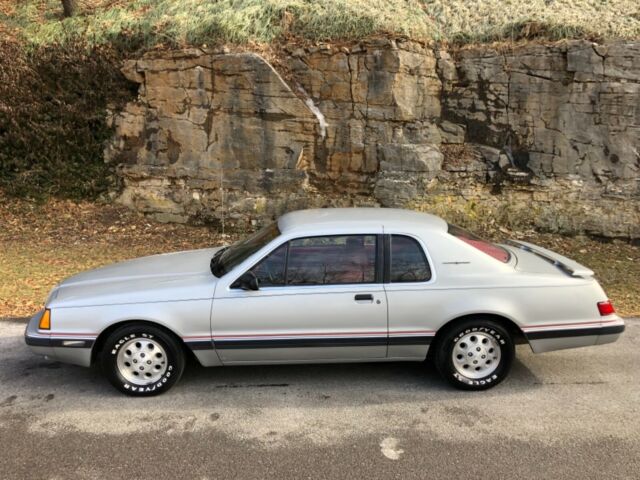 1983 Ford Thunderbird Turbo 2dr Coupe - photo 4