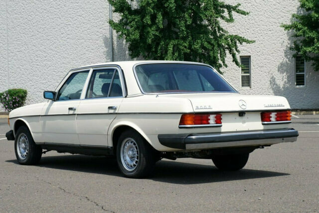 1983 Mercedes-Benz 300-Series TD - photo 9