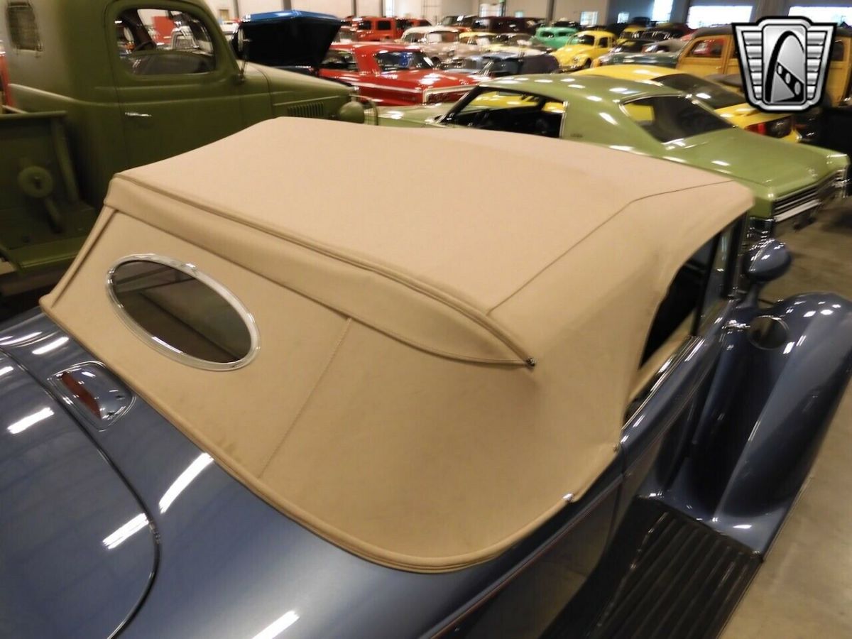 1937 Packard Convertible - photo 11