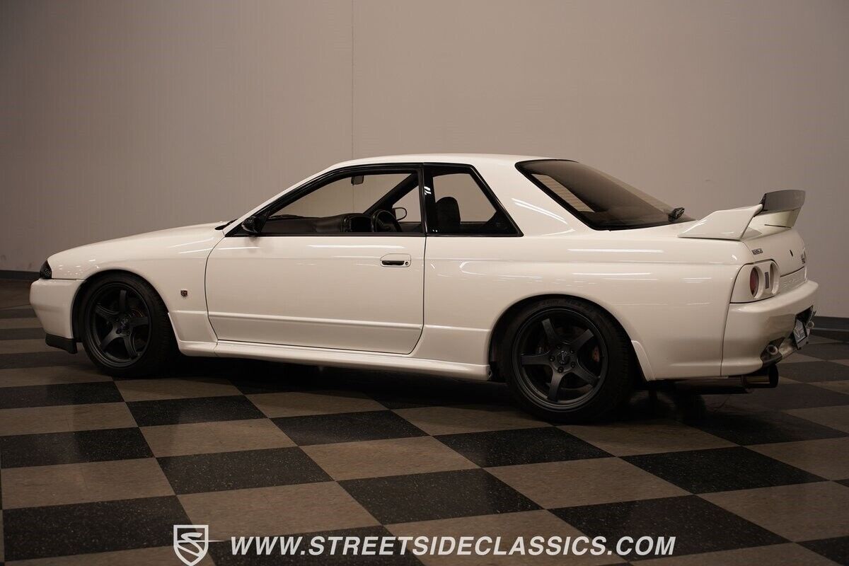 1993 Nissan Skyline GT-R - photo 11