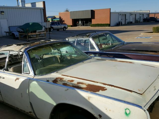1961 Lincoln Continental 4 door sedan / convertible - photo 8