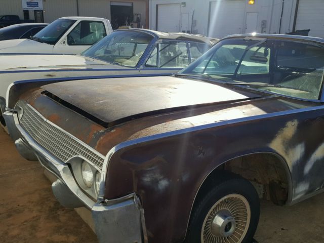 1961 Lincoln Continental 4 door sedan / convertible - photo 9