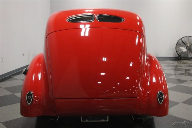 1938 Ford Sedan - photo 11
