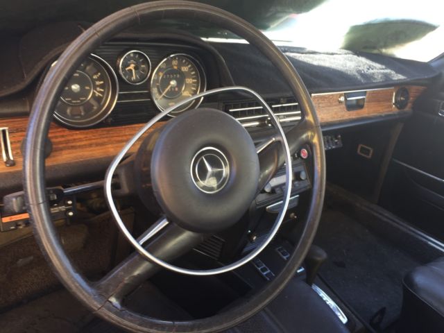1972 Mercedes-Benz 200-Series - photo 3