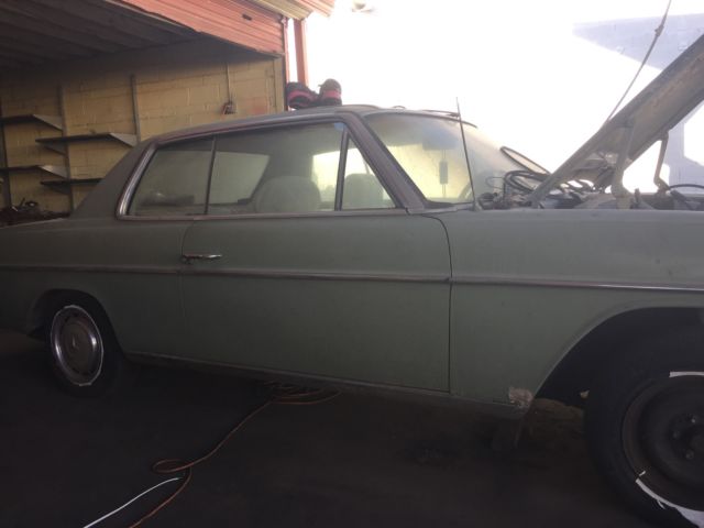 1972 Mercedes-Benz 200-Series - photo 8