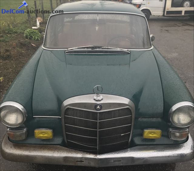 1967 Mercedes-Benz 200-Series - photo 2