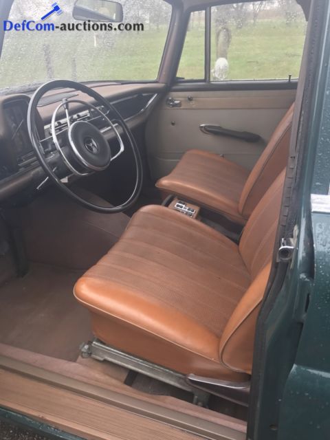 1967 Mercedes-Benz 200-Series - photo 3