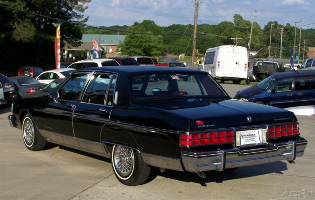 1986 Pontiac Bonneville PARISIENNE 1-OWNER 67K BROUGHAM ONE OF THE BEST N MARKET - photo 3