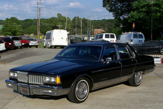 1986 Pontiac Bonneville PARISIENNE 1-OWNER 67K BROUGHAM ONE OF THE BEST N MARKET - photo 4