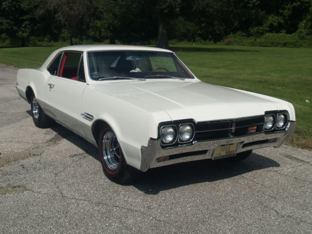 1966 Oldsmobile 442 Club Coupe