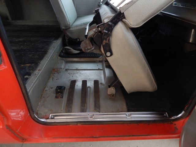 1968 Chevrolet Suburban Custom - photo 10