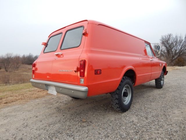 1968 Chevrolet Suburban Custom - photo 6