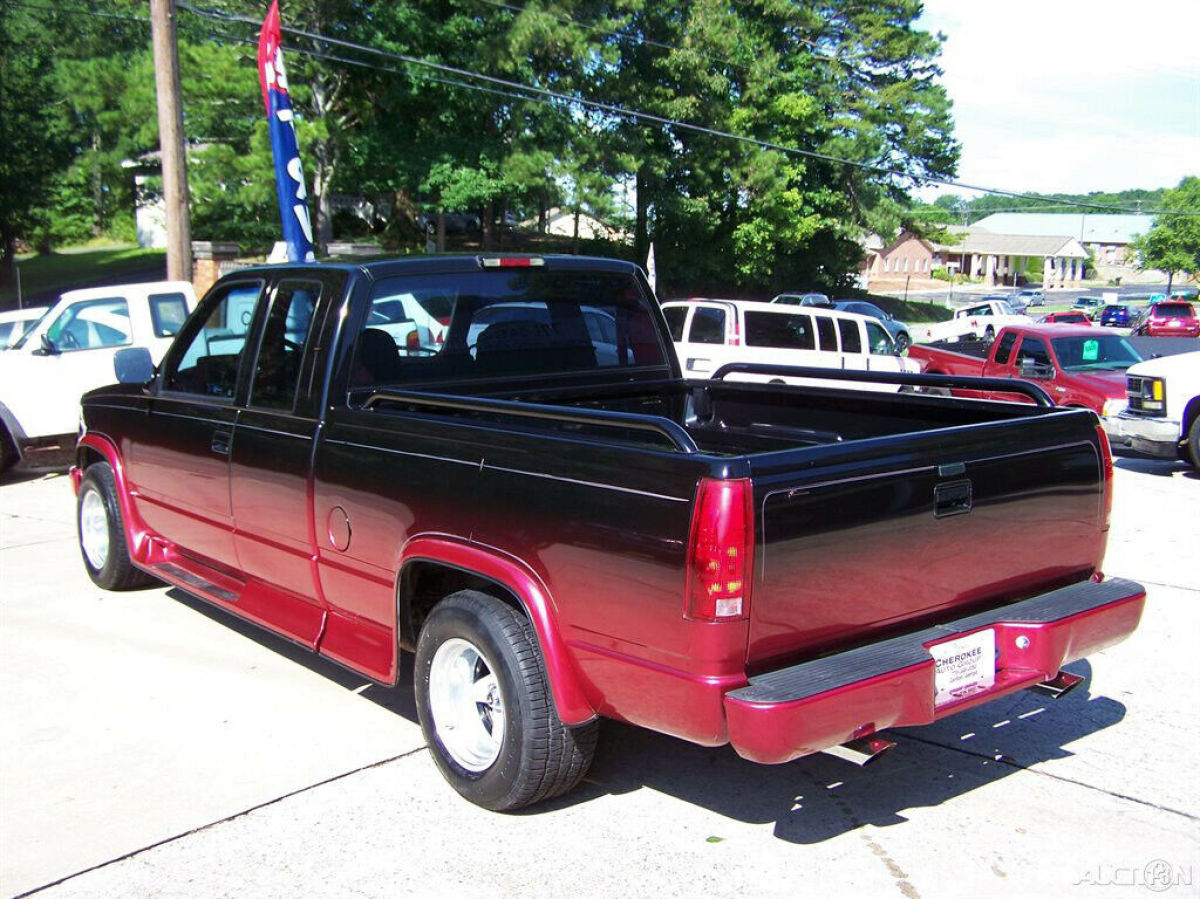 1994 Chevrolet C/K Pickup 1500 1-OWNER 84K COLLECTOR QUALITY TROPHY CONVERSION - photo 2