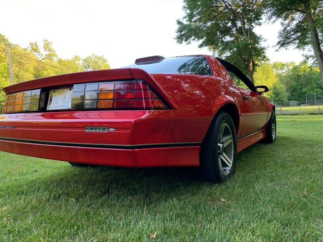1986 Chevrolet Camaro Iroc z28 - photo 5
