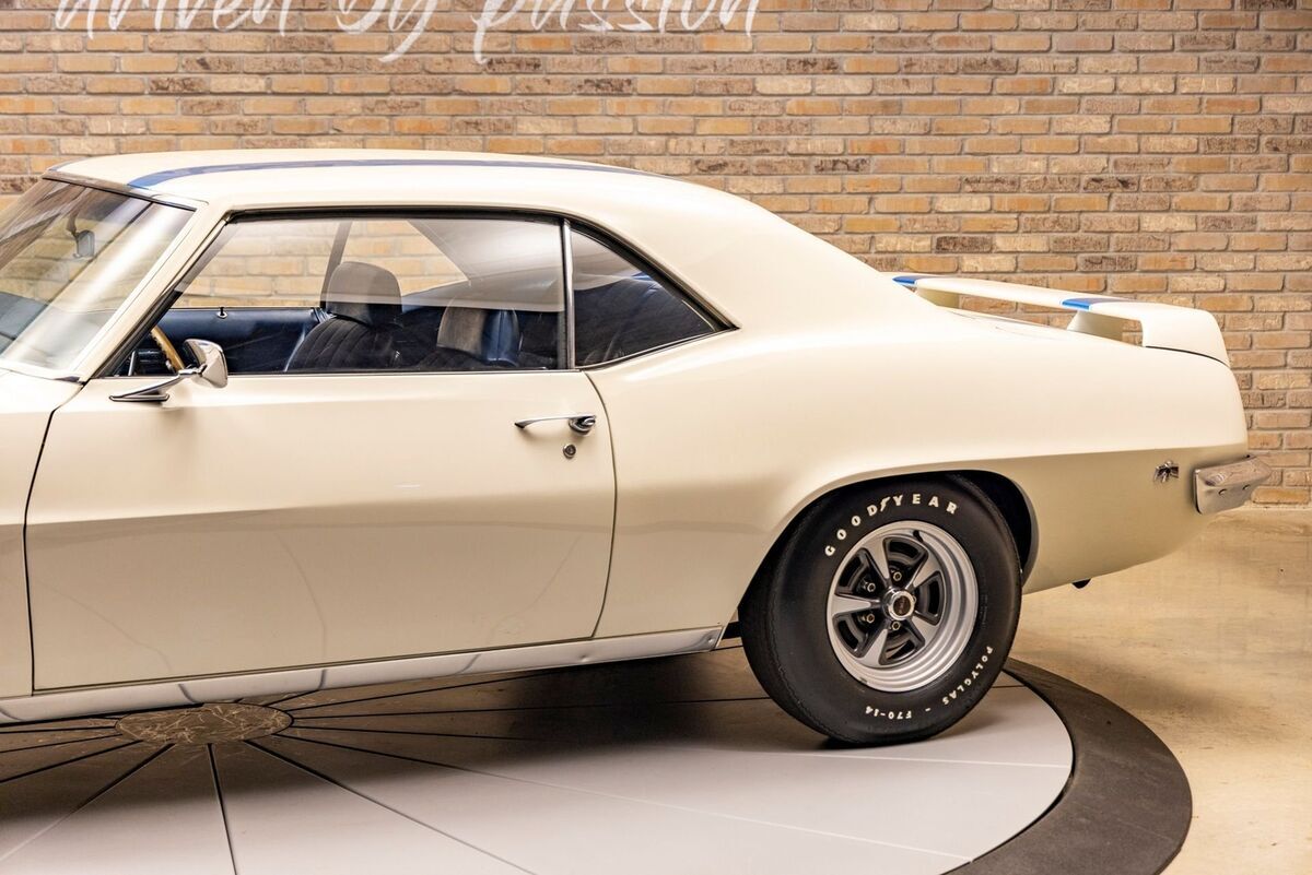 1969 Pontiac Firebird Trans Am Ram Air V - photo 10