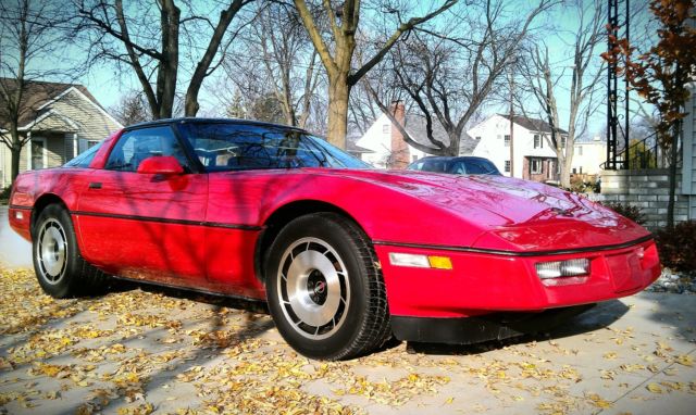 1985 Chevrolet Corvette Base Hatchback 2-Door - photo 11
