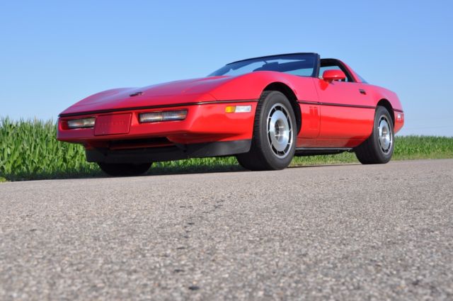 1985 Chevrolet Corvette Base Hatchback 2-Door - photo 2