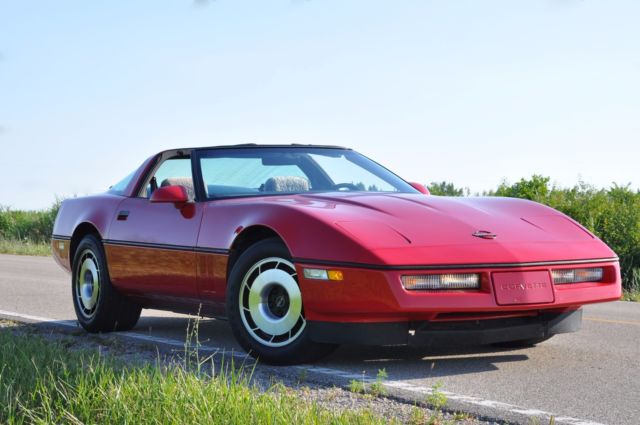 1985 Chevrolet Corvette Base Hatchback 2-Door - photo 4