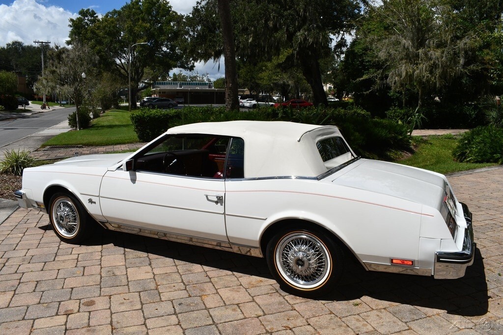 1982 Buick Riviera Amazing Stunning color combo a/c Loaded 15144 miles Pristine - photo 11