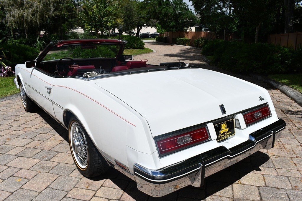 1982 Buick Riviera Amazing Stunning color combo a/c Loaded 15144 miles Pristine - photo 6