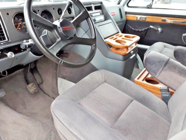 1989 Chevrolet G20 Van - photo 7