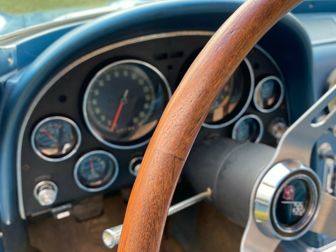 1965 Chevrolet Corvette - photo 10