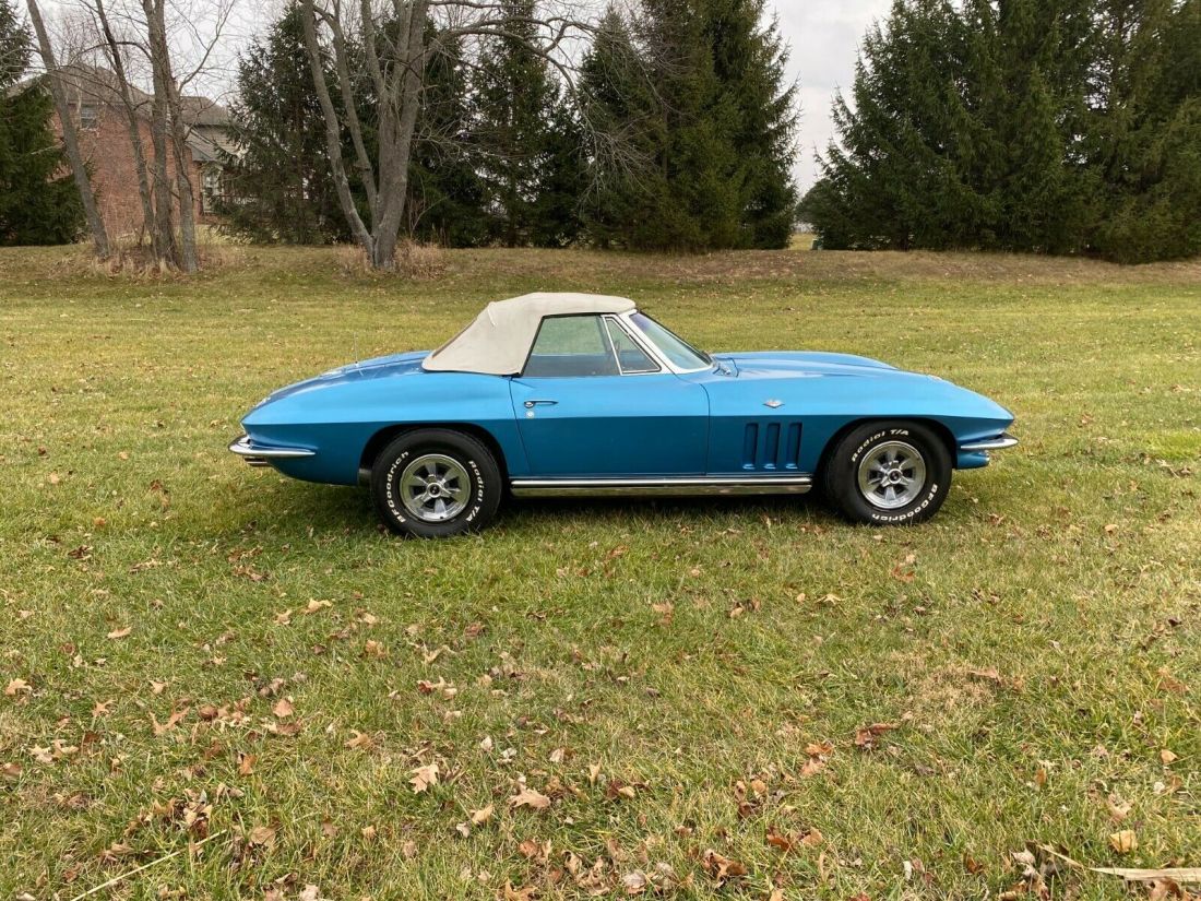 1965 Chevrolet Corvette - photo 2